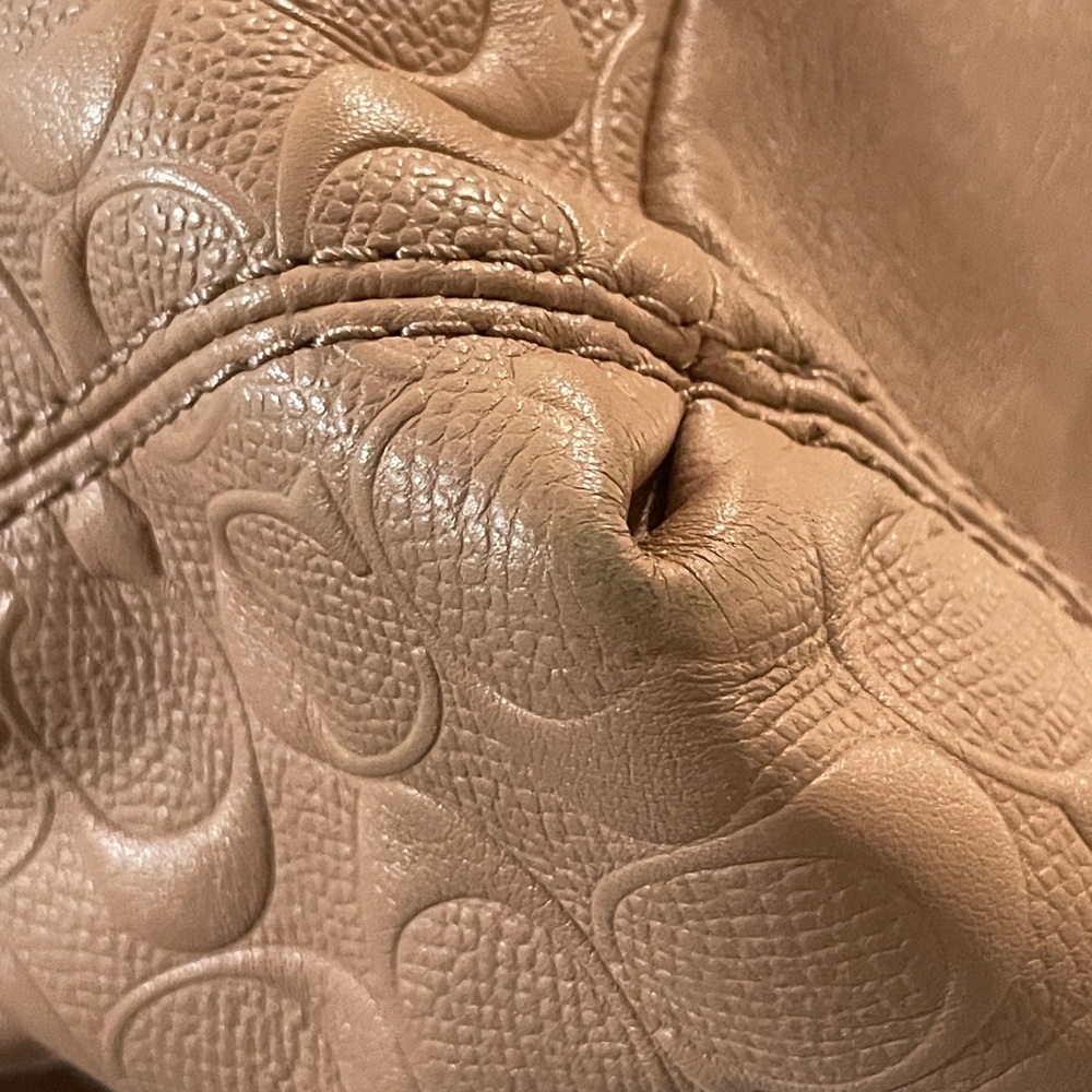 Coach Lexy in Signature Smooth Leather - Picture 12 of 15